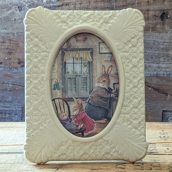 2004  Master craft International Off White Ceramic Scrolled Picture Frame - Picture 1 of 9